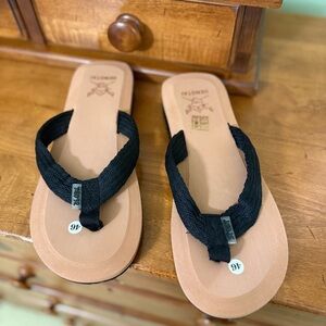 New Hengtai Black and Tan Flip Flops shoes sandals